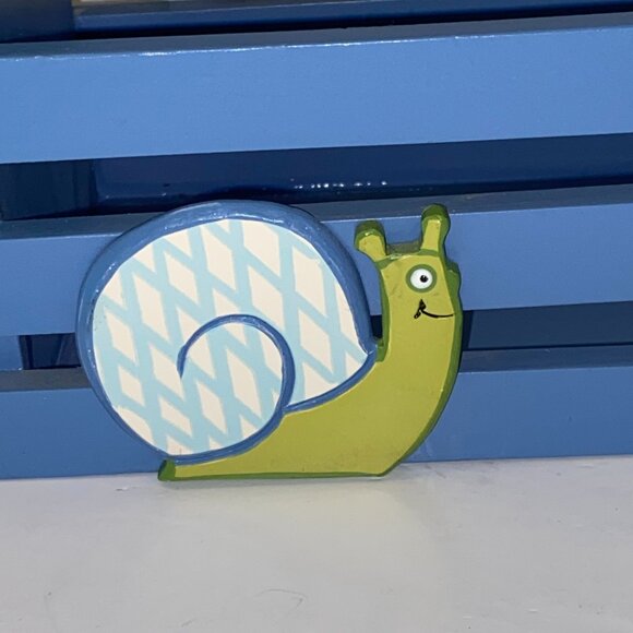 Wooden Basket with Handle Blue and Green Frog and Snail Garden Planters - Picture 4 of 6